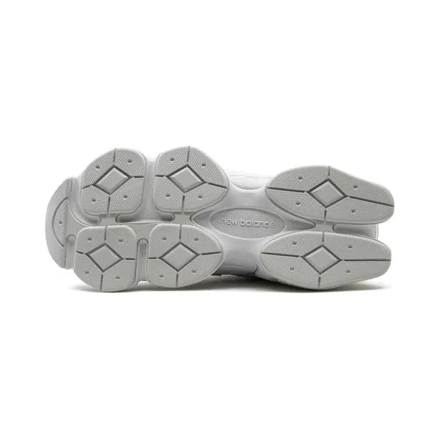 New Balance 9060 – Triple White