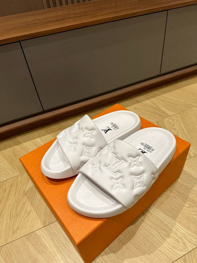 LOUIS VUITTON SLIPPERS