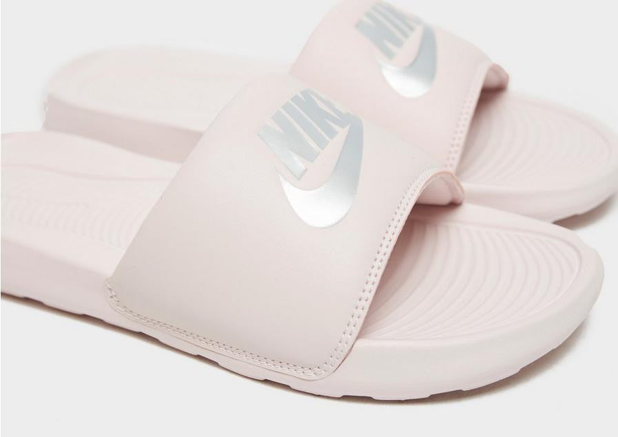 Nike Victori Slides